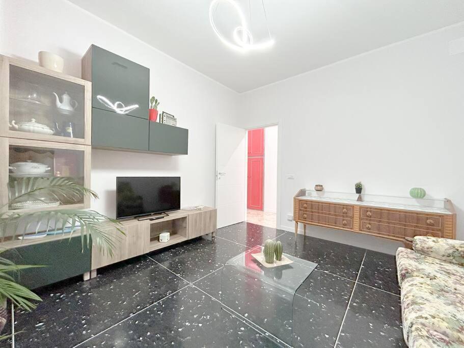 Free Parking - Elegante Casa Con Wifi -Smarttv Apartment Savona Exterior foto