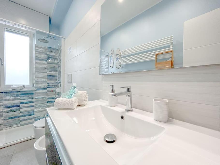 Free Parking - Elegante Casa Con Wifi -Smarttv Apartment Savona Exterior foto