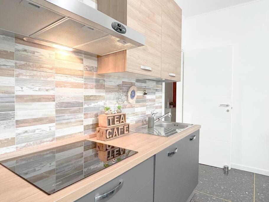 Free Parking - Elegante Casa Con Wifi -Smarttv Apartment Savona Exterior foto