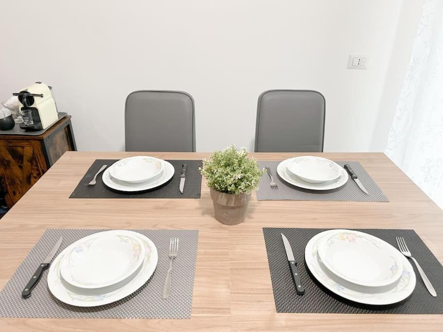 Free Parking - Elegante Casa Con Wifi -Smarttv Apartment Savona Exterior foto